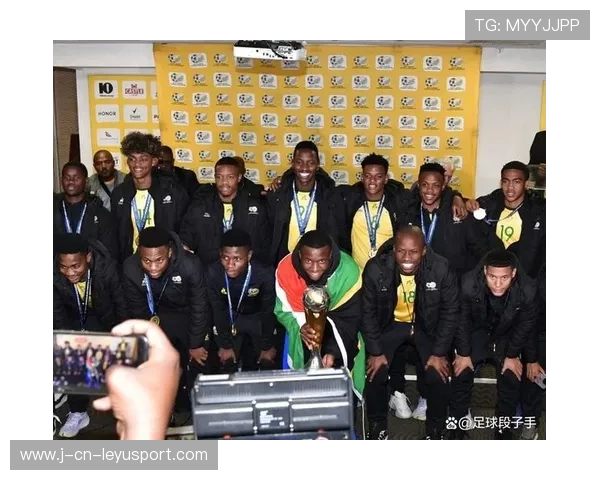 南非队防守端发力，成功晋级下一轮，南非球员