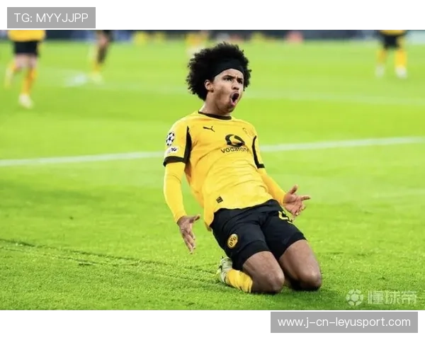 多特蒙德禁区内，阿德耶米处理冷静